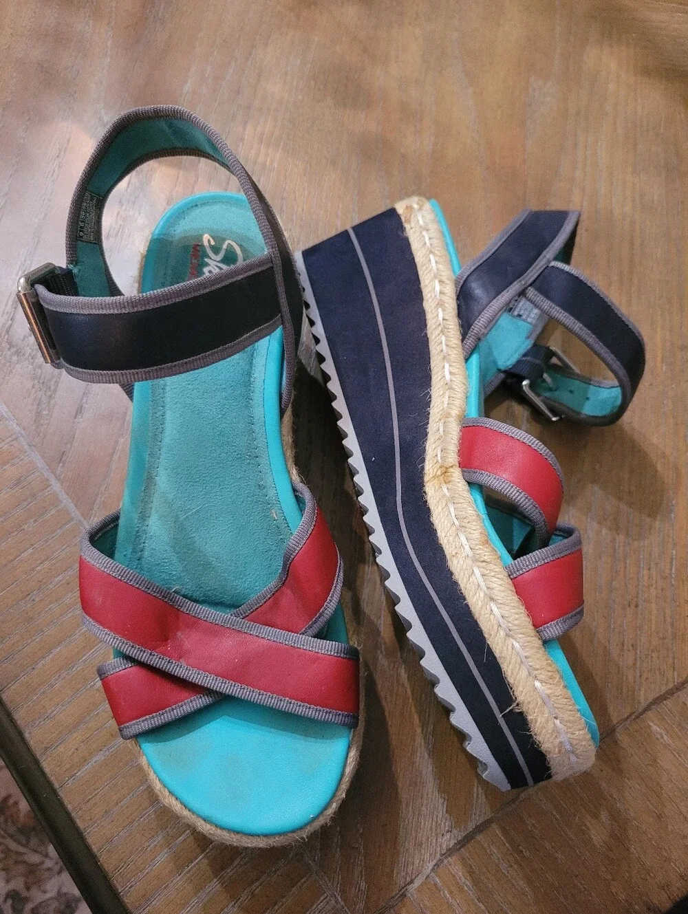Sketchers Comfortable Memory Foam Ankle Straps Sandals Size 9!